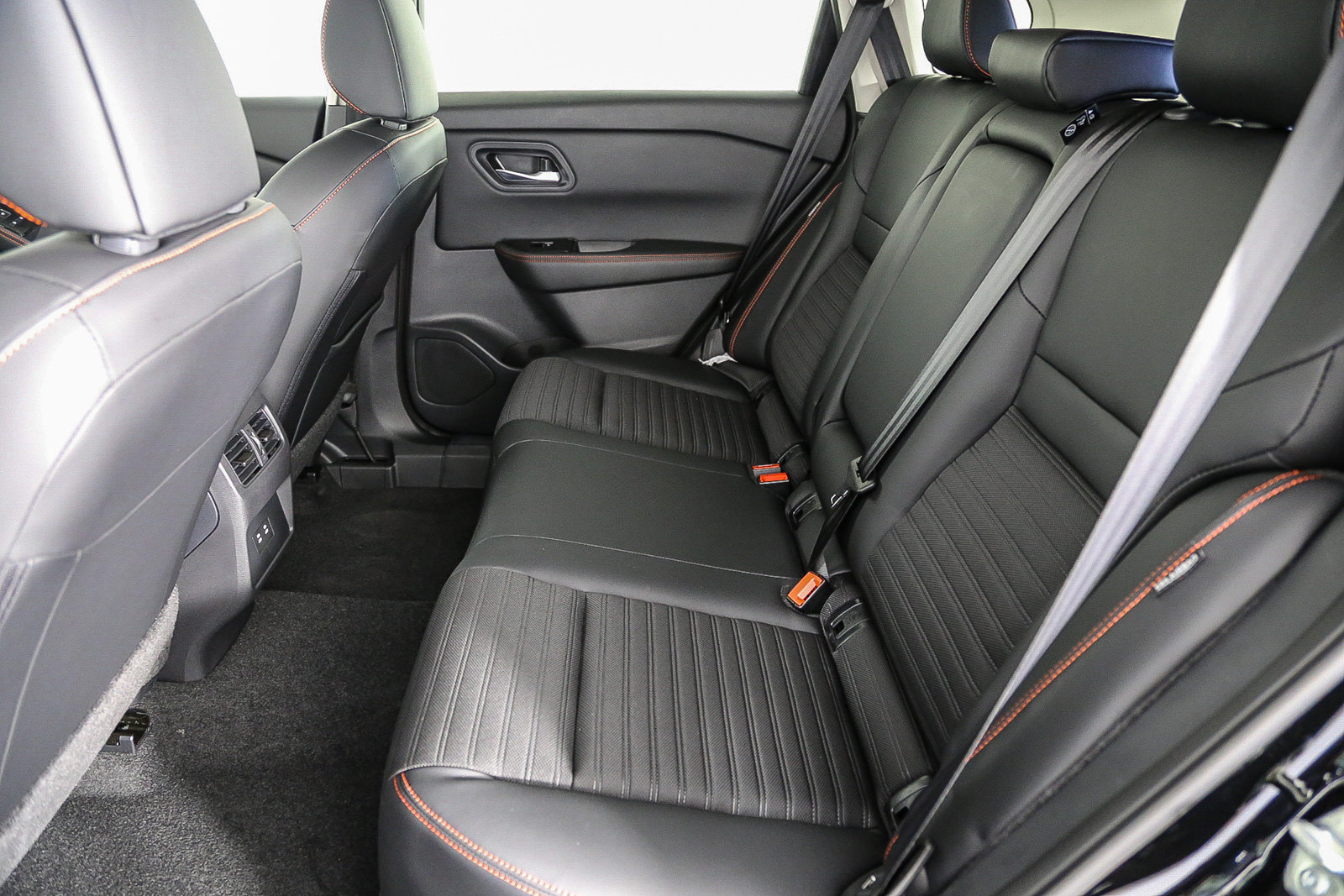 New 2025 Nissan Rogue SV w/ Rock Creek Premium Package AWD/4WD image 20