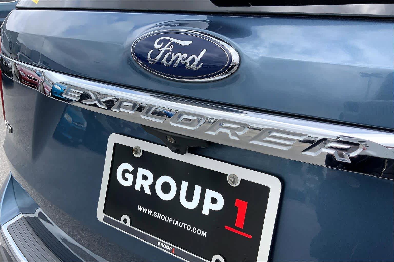 Used 2018 Ford Explorer XLT w/ Equipment Group 202A FWD image 30