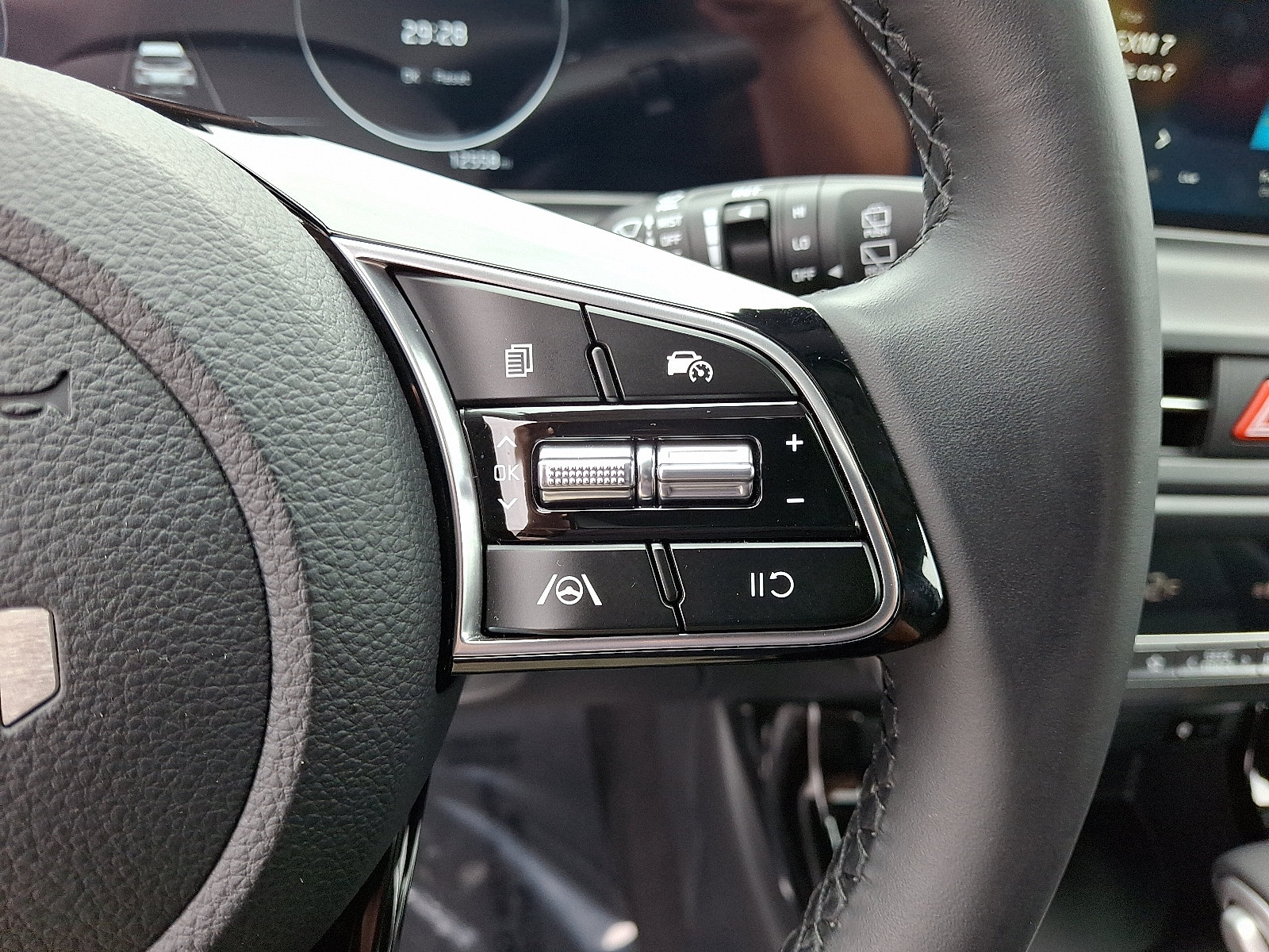 Certified 2024 Kia Seltos EX AWD/4WD image 23