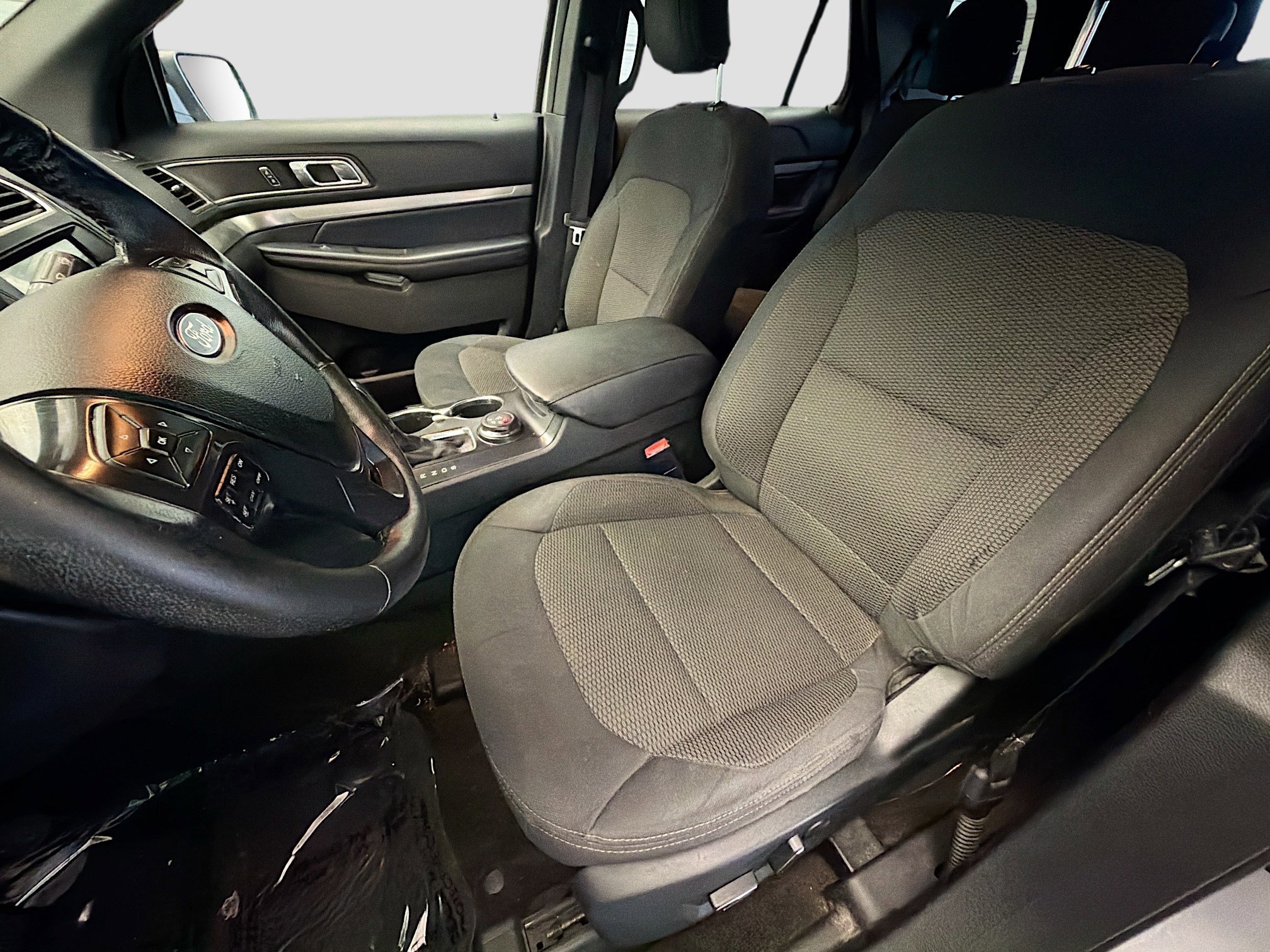 Used 2018 Ford Explorer XLT w/ Equipment Group 201A image 11