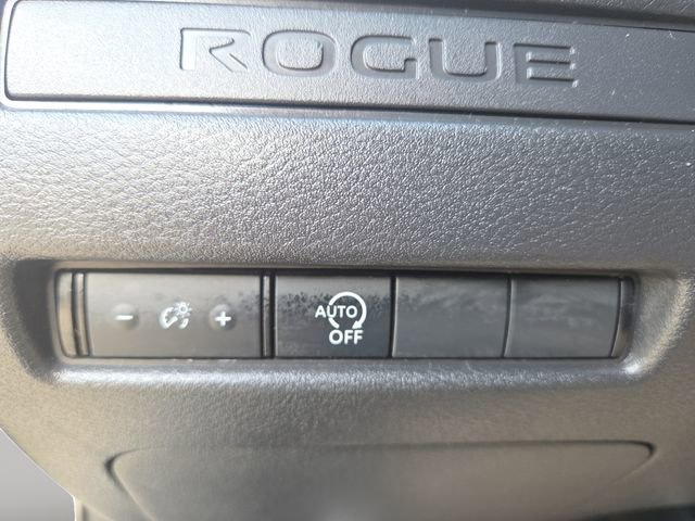 Used 2023 Nissan Rogue S image 18