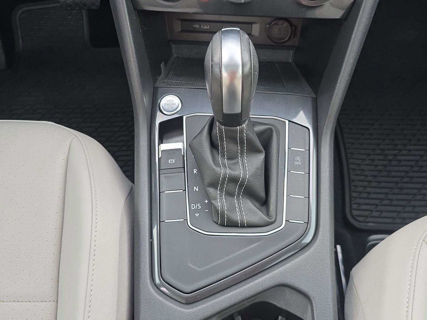 Used 2021 Volkswagen Tiguan SE image 12