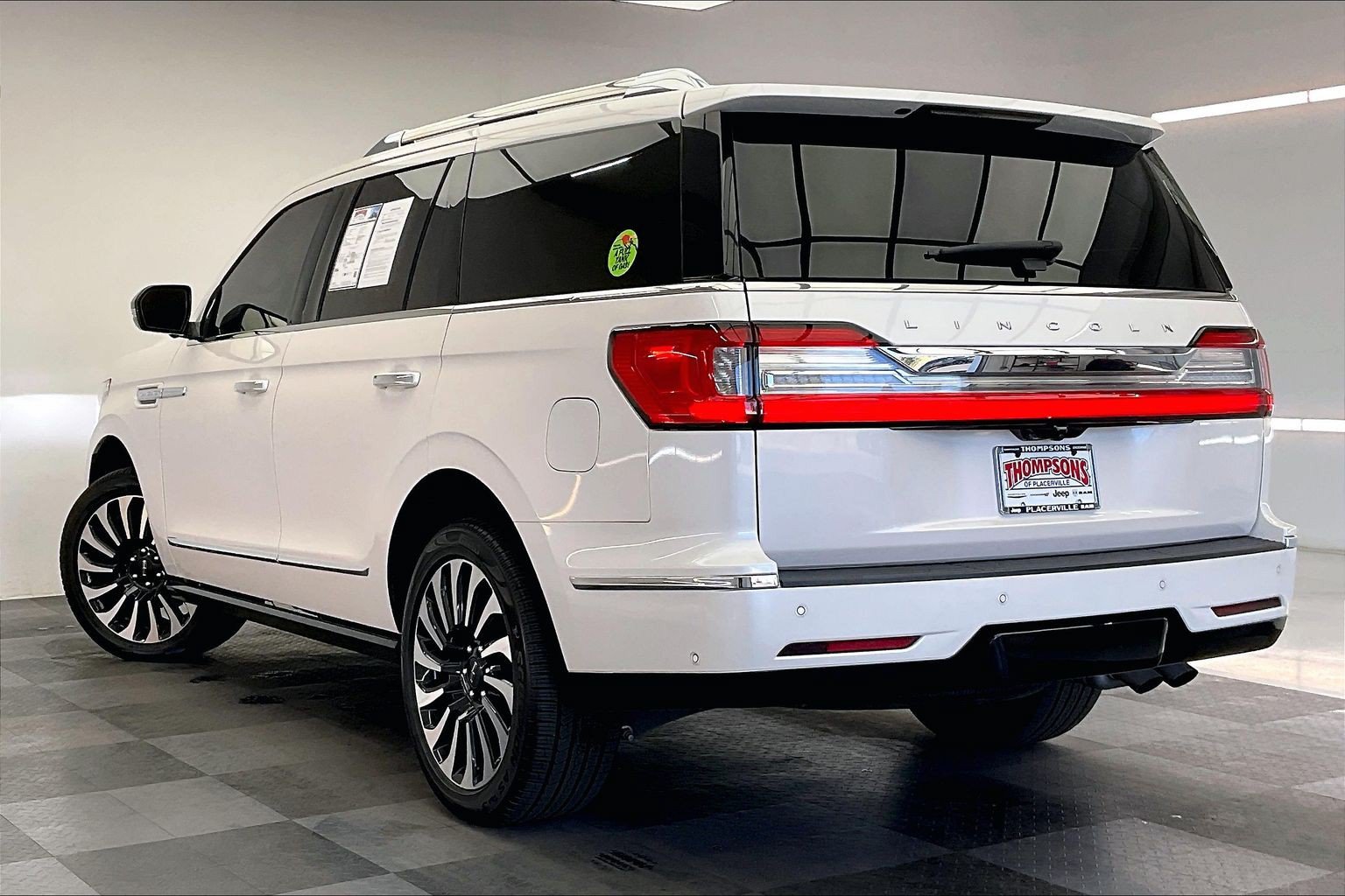 Used 2018 Lincoln Navigator Reserve w/ Technology Package AWD/4WD image 10