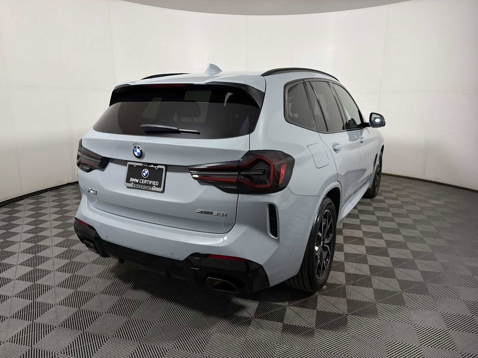 Certified 2024 BMW X3 xDrive30i w/ Premium Package image 6