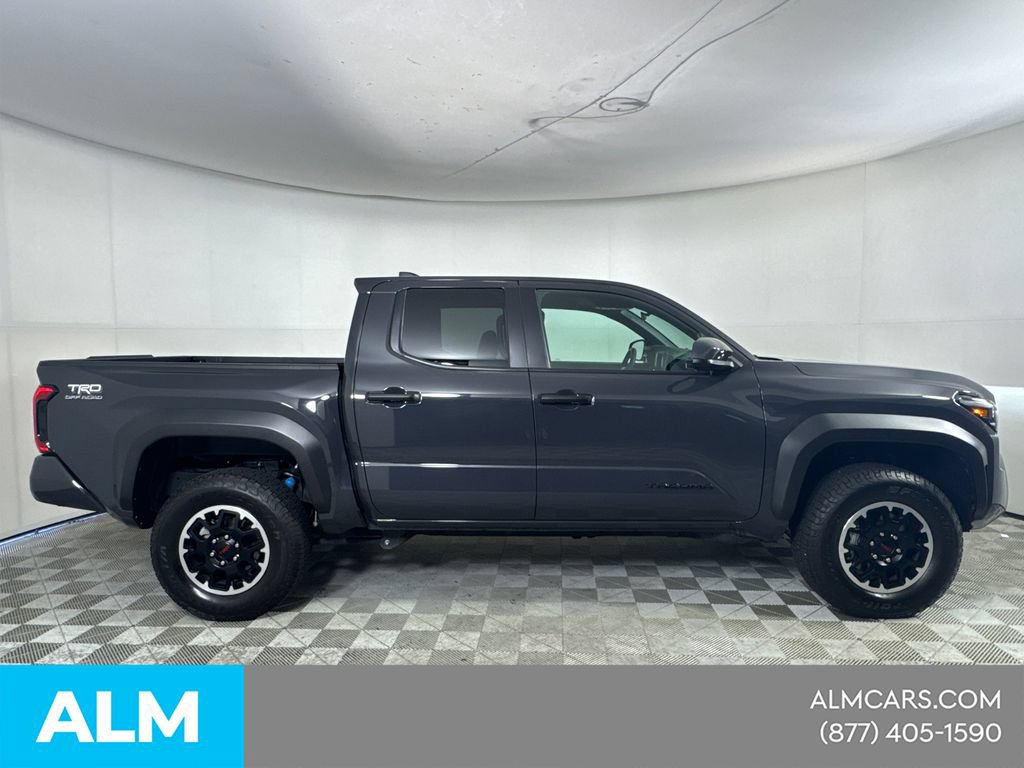 Used 2025 Toyota Tacoma TRD Off-Road AWD/4WD image 5