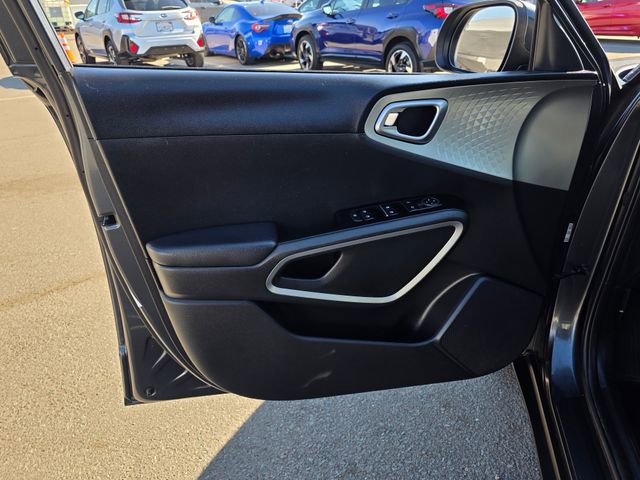 Used 2023 Kia Soul LX w/ Option Group 015 image 16
