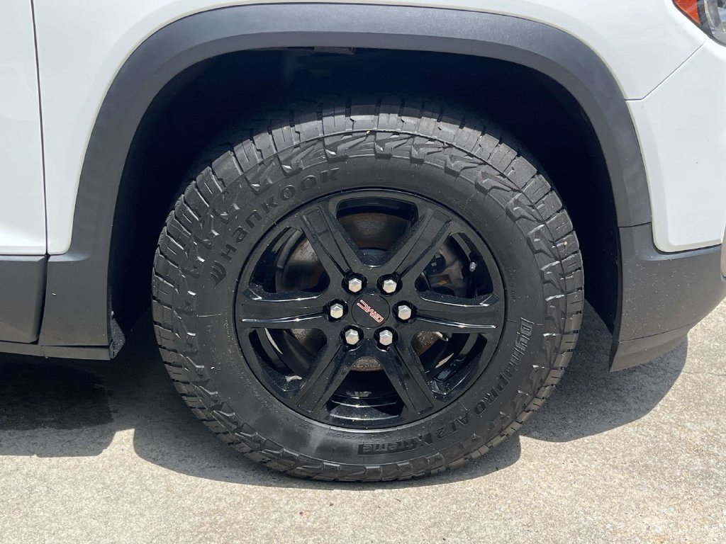 Used 2021 GMC Acadia AT4 w/ Technology Package AWD/4WD image 9