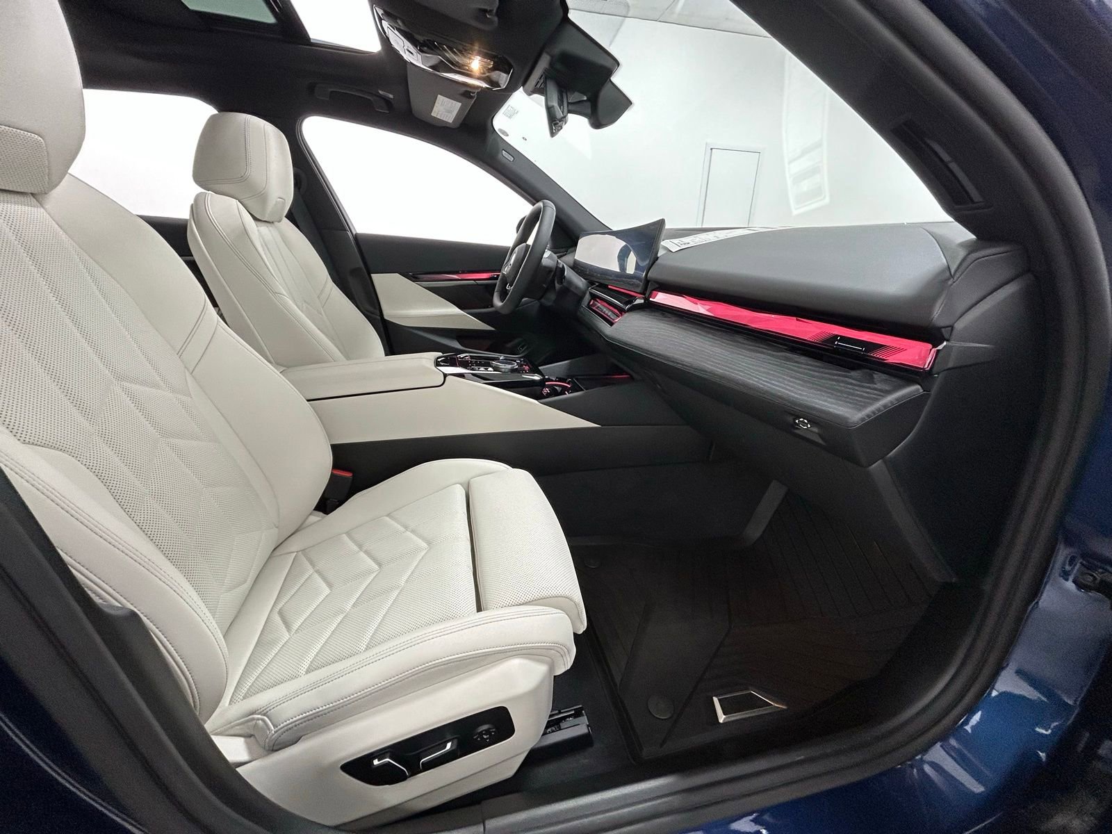 Used 2026 BMW i5 eDrive40 w/ Premium Package image 41