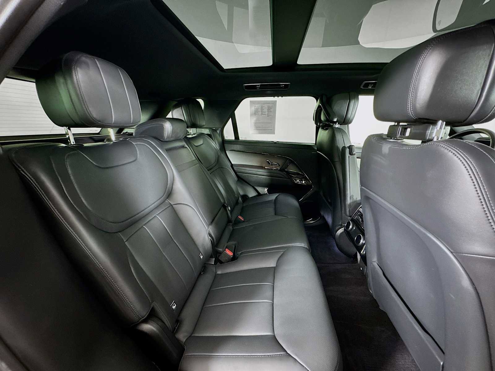 Used 2025 Land Rover Range Rover Sport Dynamic SE image 29