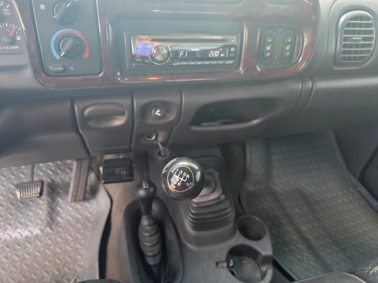 Used 2001 Dodge Ram 3500 Truck 4x4 Quad Cab image 32