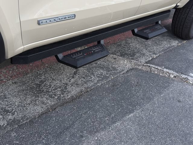 Certified 2024 GMC Canyon Elevation RWD image 9