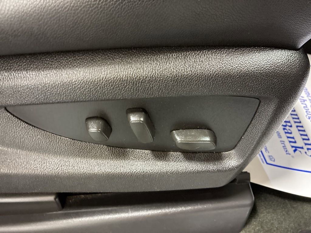 Used 2016 Chevrolet Suburban LTZ image 32