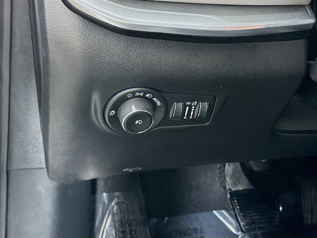 Certified 2024 Jeep Compass Limited image 17