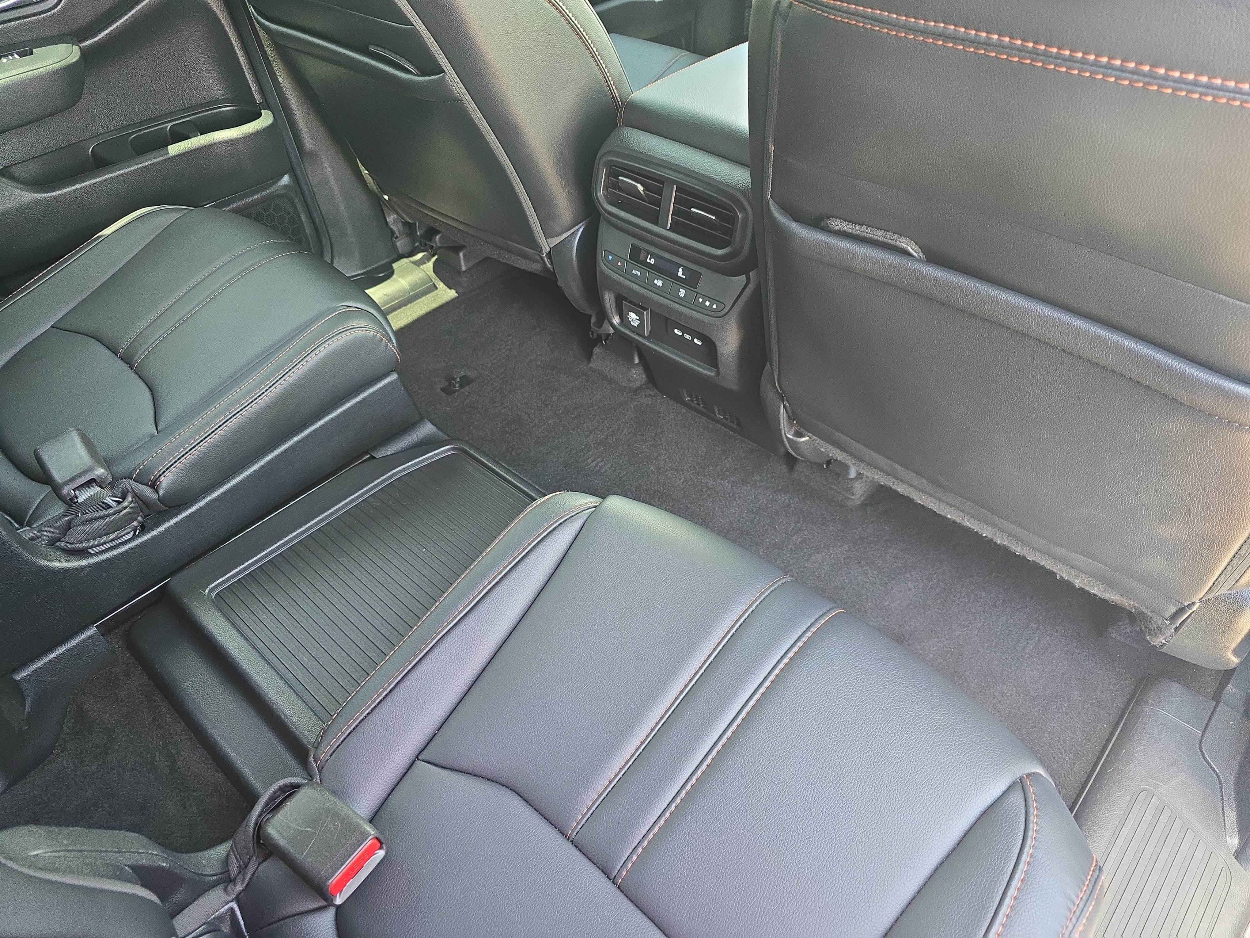 Used 2024 Honda Pilot TrailSport image 12