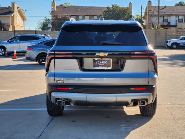 Used 2025 Chevrolet Traverse LT w/ Driver Confidence Package FWD image 13