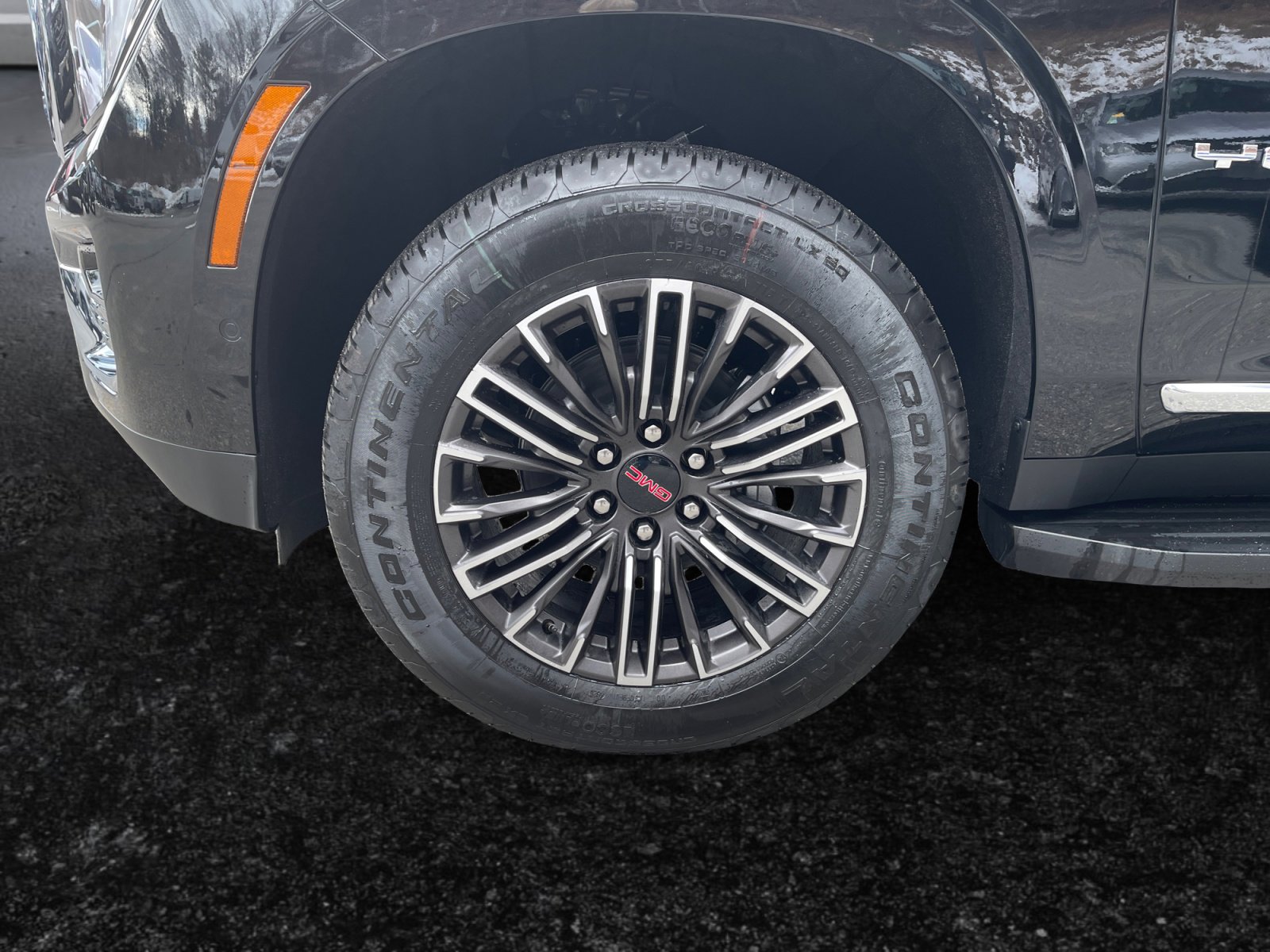 New 2026 GMC Yukon XL Elevation w/ LPO, Floor Liner Package AWD/4WD image 10