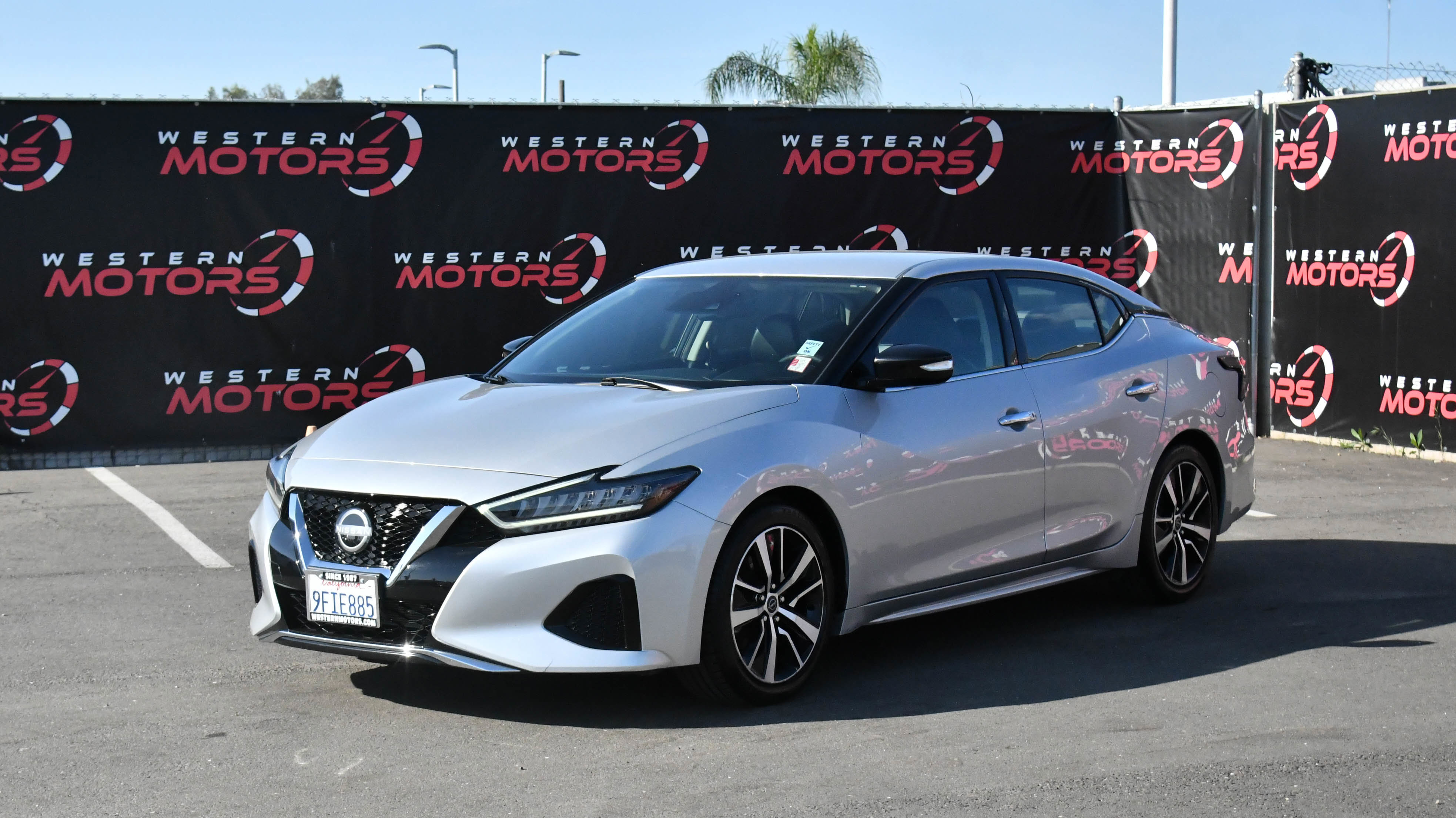 Used 2023 Nissan Maxima SV w/ Floor Mat Group FWD image 3