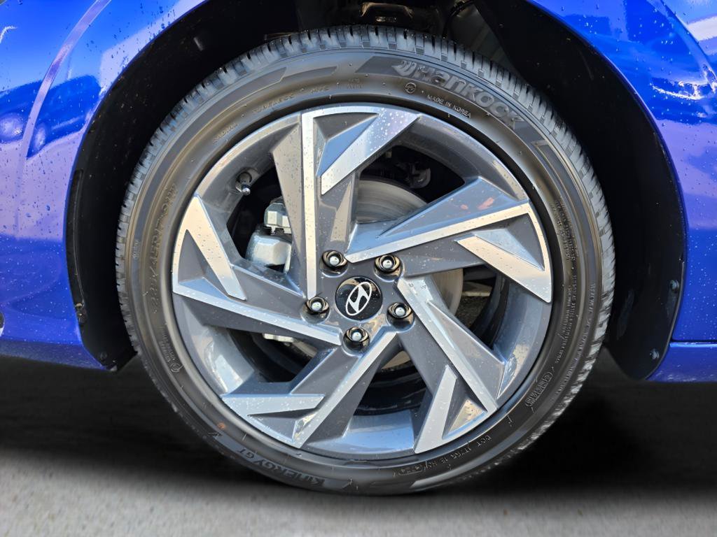 Certified 2025 Hyundai Elantra Limited image 11