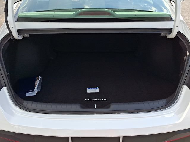 Used 2024 Hyundai Elantra SEL FWD image 28