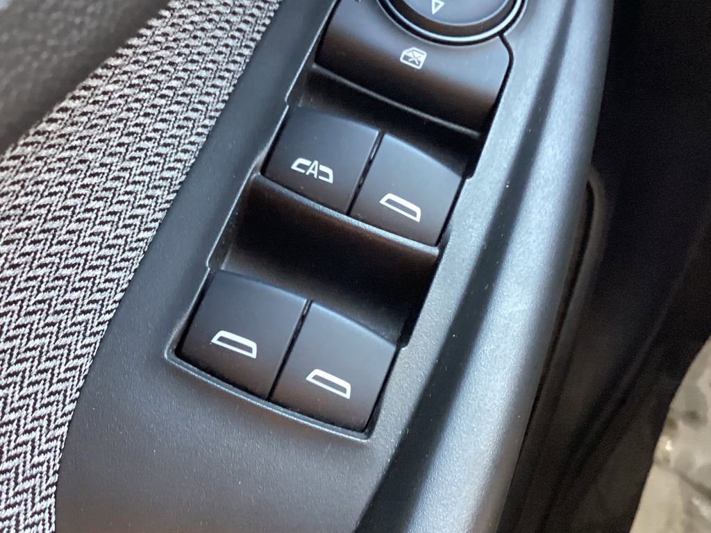 Used 2022 Chevrolet TrailBlazer LT w/ Sun and Liftgate Package AWD/4WD image 44