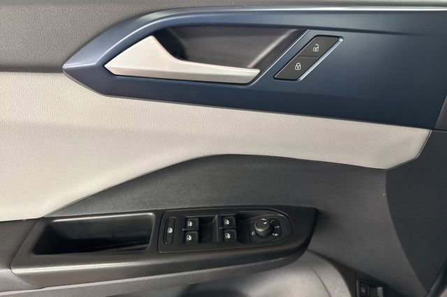 Certified 2022 Volkswagen Taos SE image 13