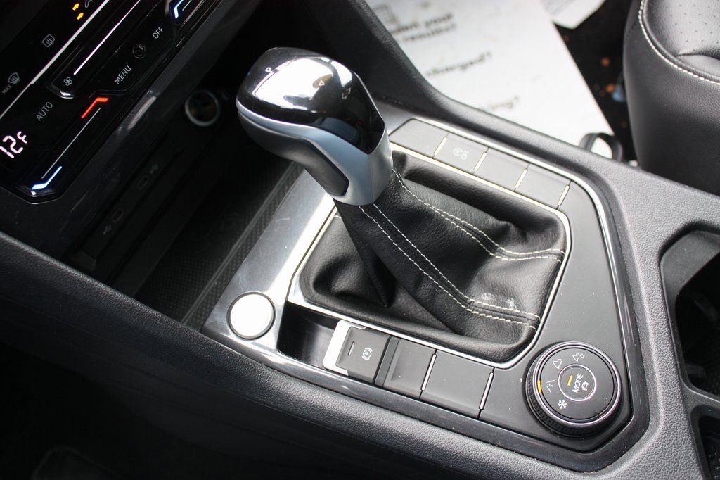 Used 2024 Volkswagen Tiguan SE image 28