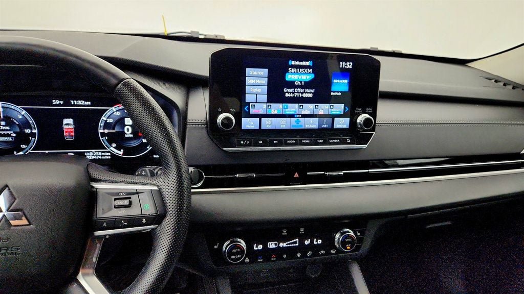 Used 2023 Mitsubishi Outlander SEL 40th Anniversary AWD/4WD image 18
