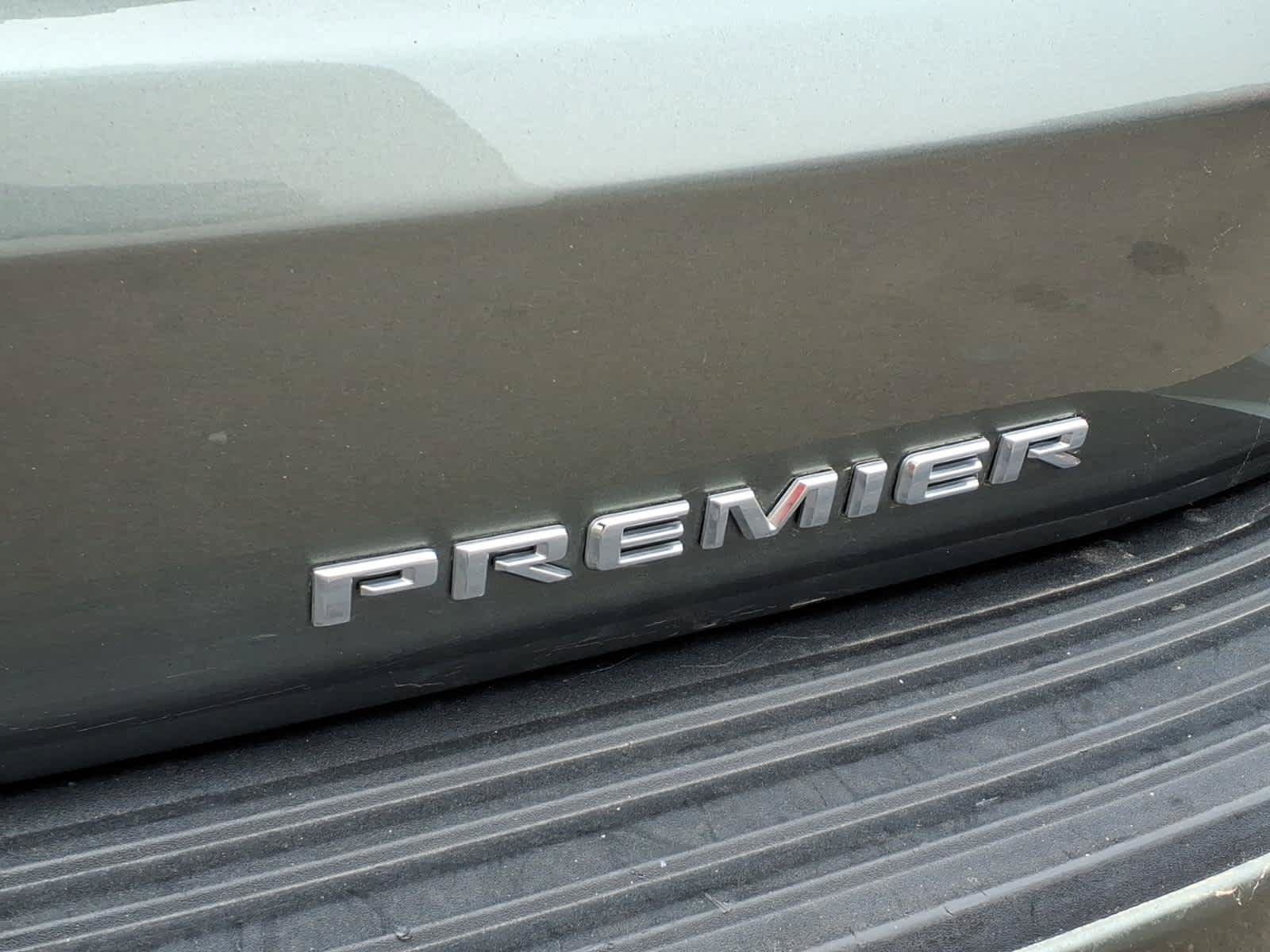 Used 2023 Chevrolet Suburban Premier AWD/4WD image 18
