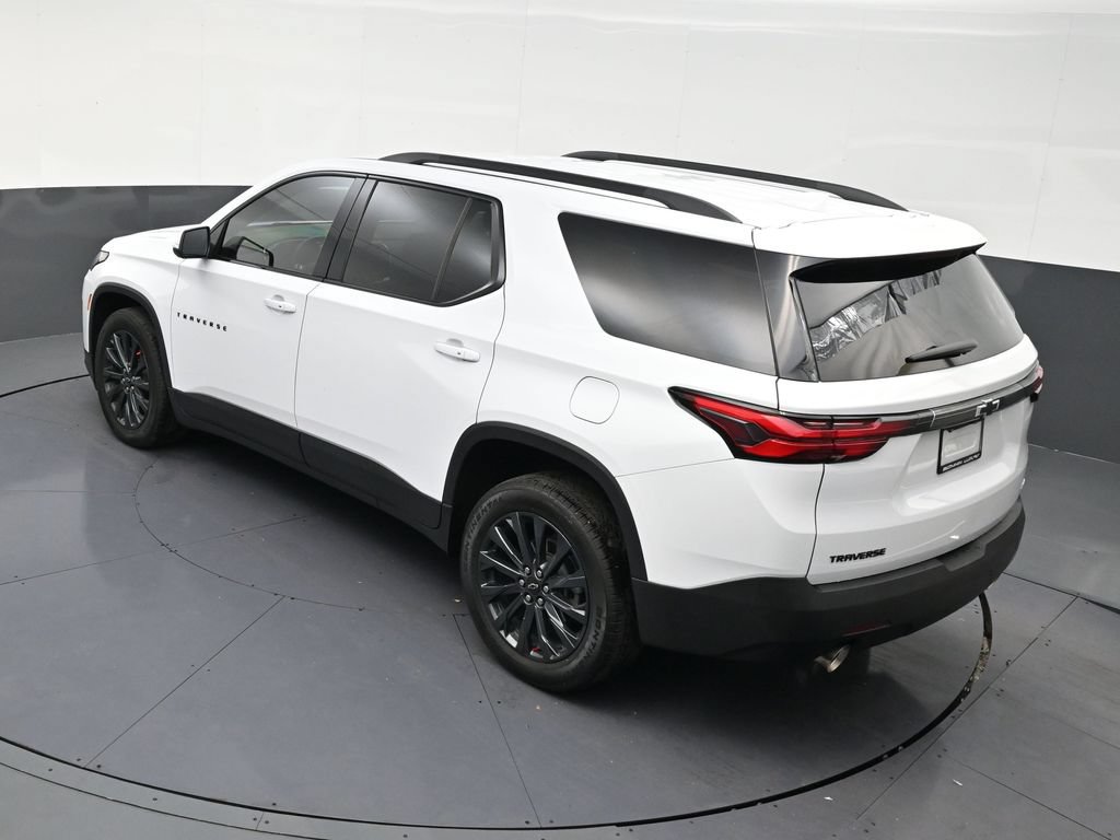 Used 2023 Chevrolet Traverse RS FWD image 13