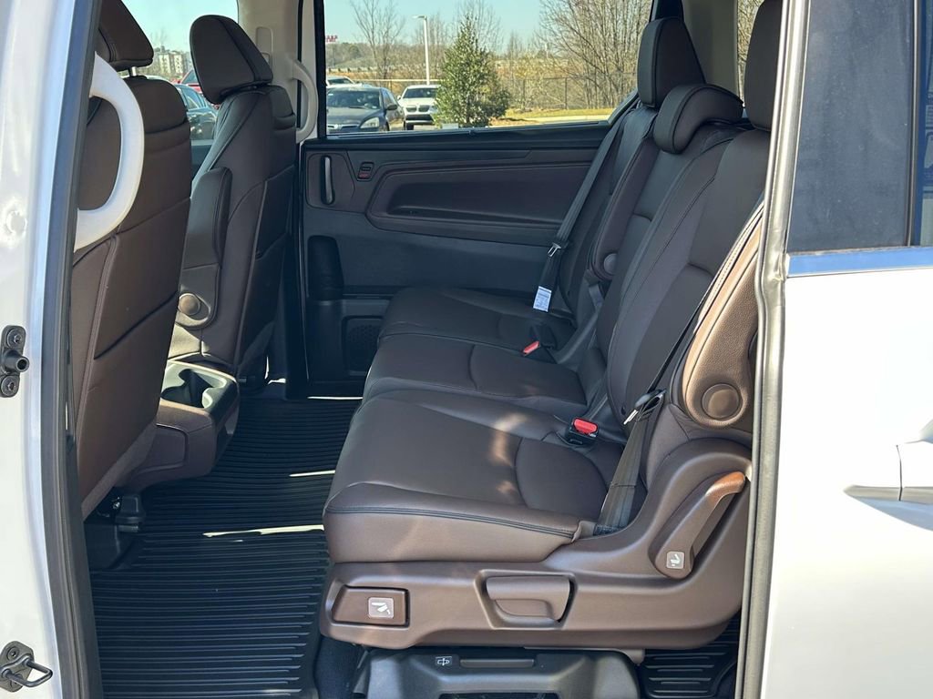 New 2026 Honda Odyssey Touring image 11