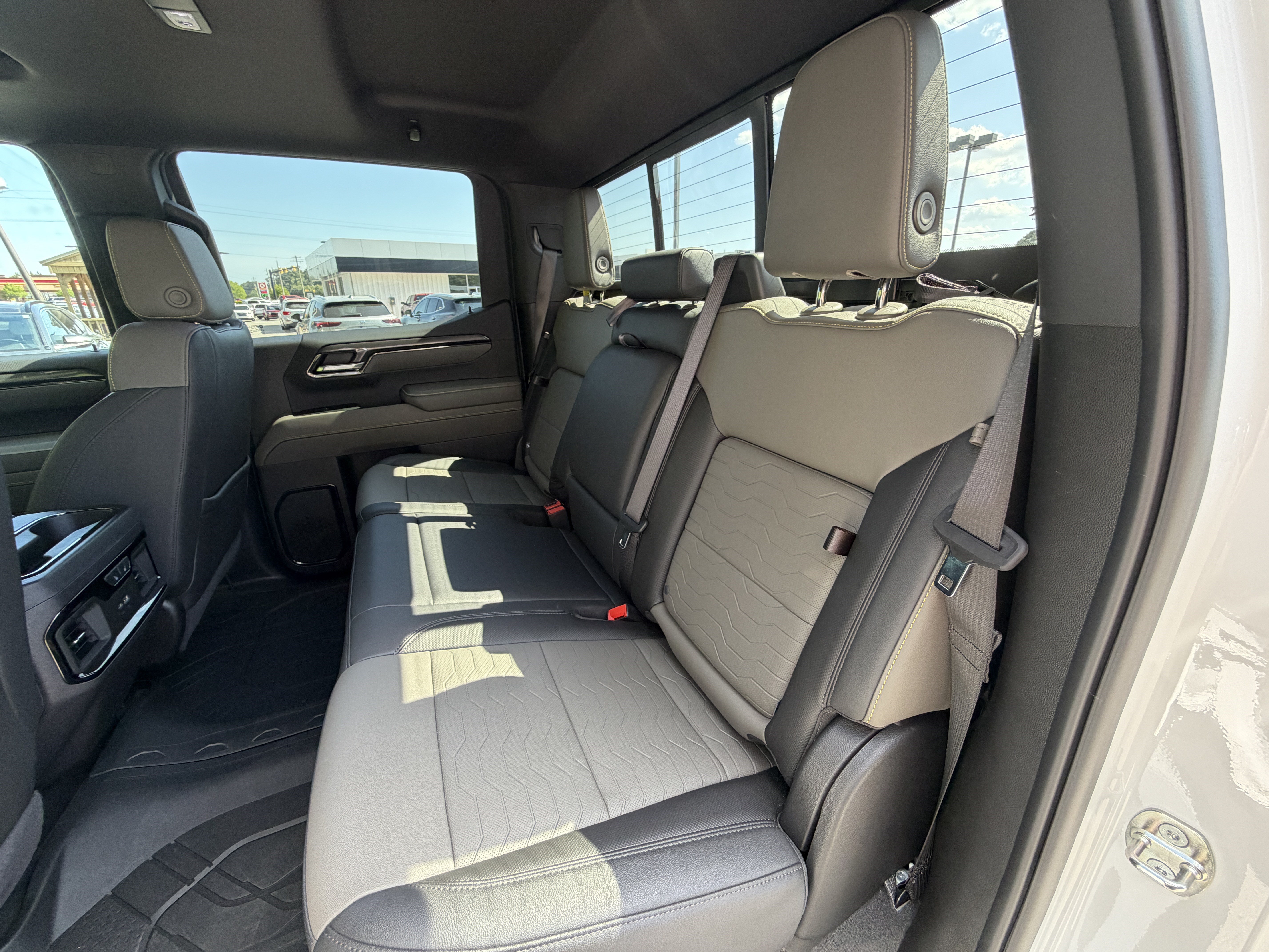 Used 2024 Chevrolet Silverado 1500 ZR2 w/ Technology Package AWD/4WD image 19