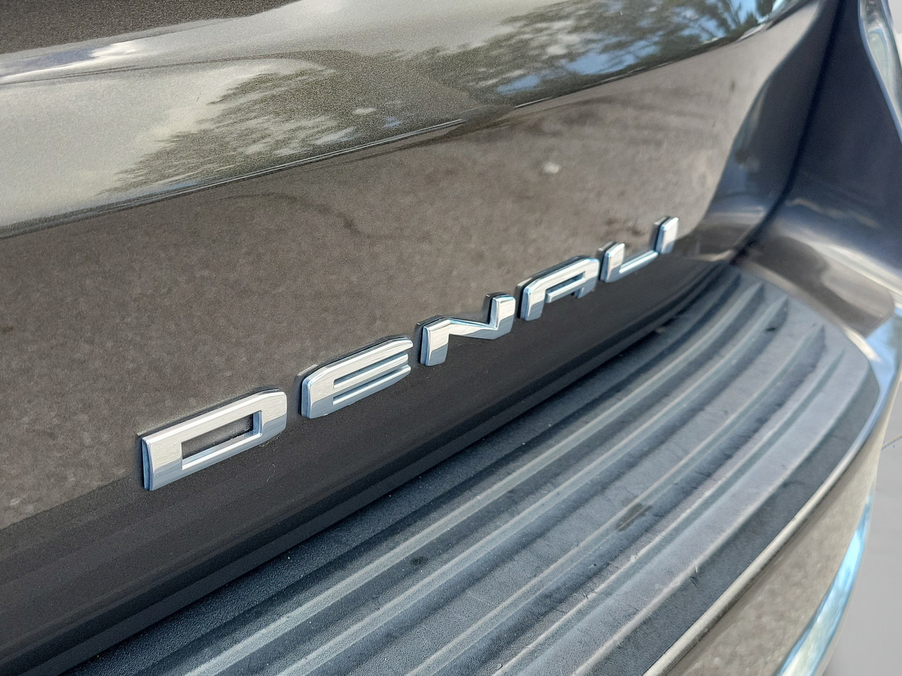 Used 2021 GMC Yukon XL Denali w/ LPO, Illumination Package RWD image 36