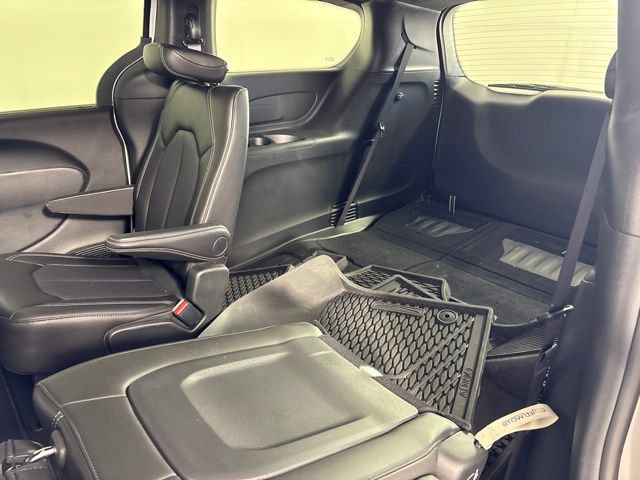 Used 2025 Chrysler Pacifica Select FWD image 20