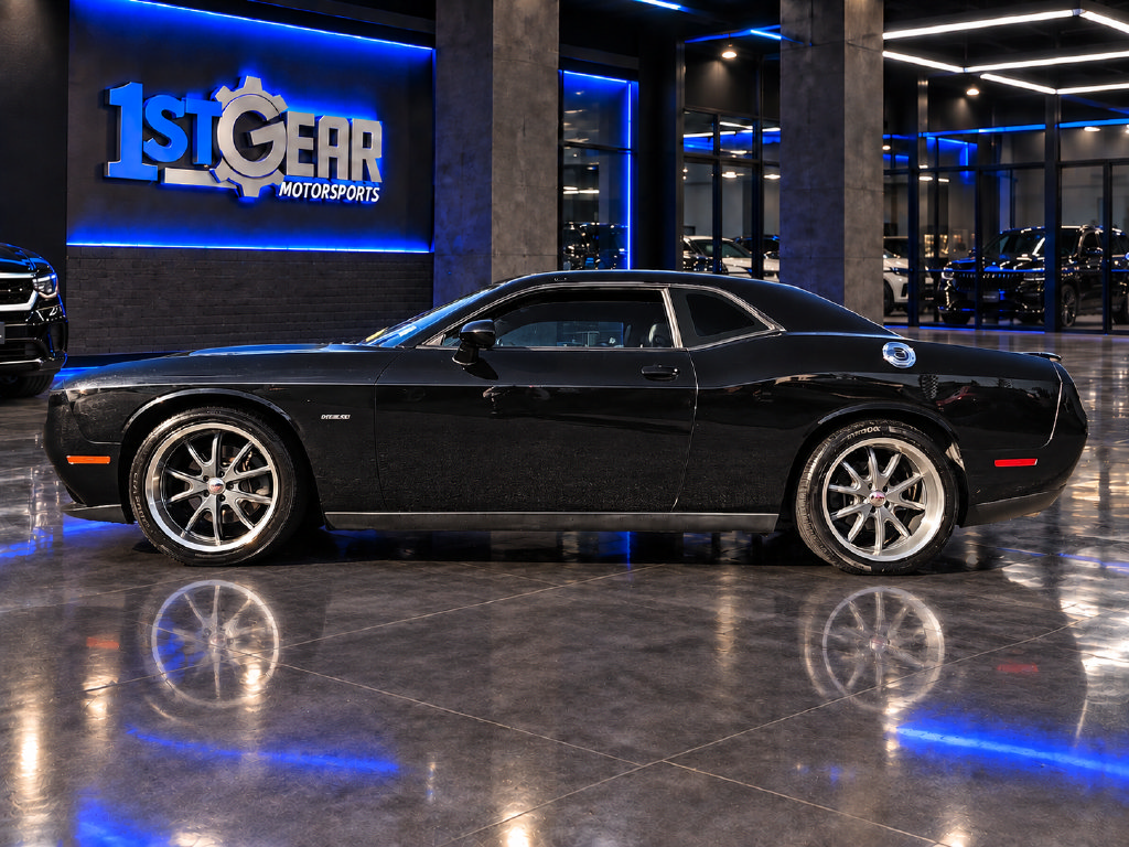 Used 2015 Dodge Challenger R/T w/ Quick Order Package 28B R/T RWD image 8
