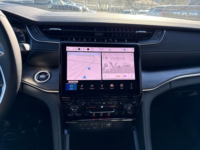 New 2025 Jeep Grand Cherokee Limited image 22