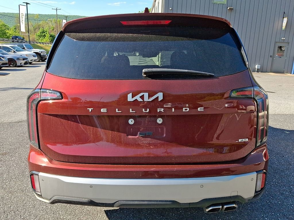 Used 2023 Kia Telluride EX w/ EX Captain's Chair Package AWD/4WD image 5