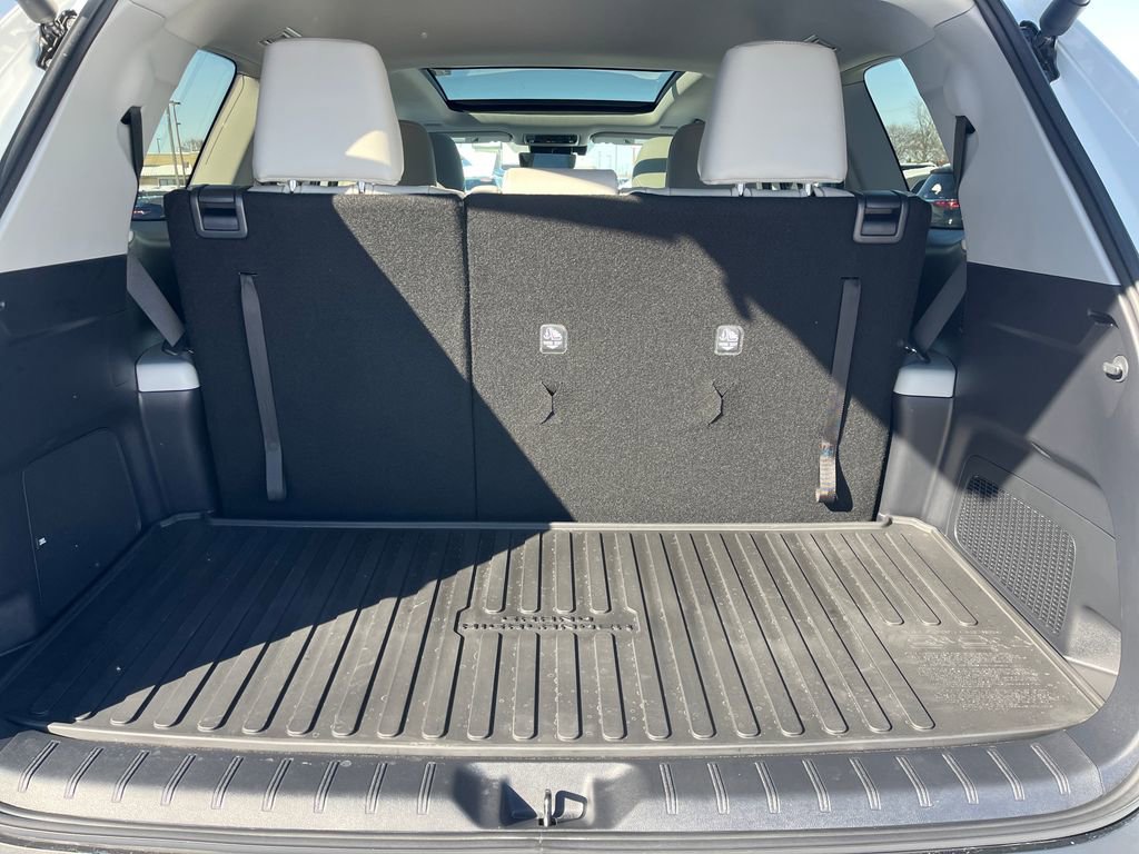 Certified 2025 Toyota Grand Highlander Platinum image 22