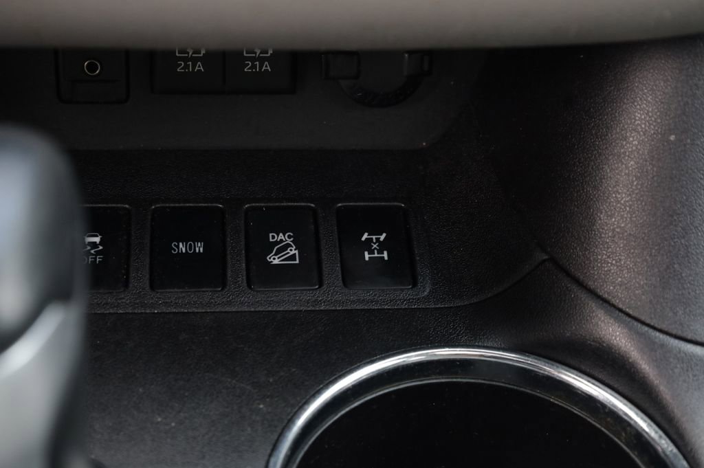 Used 2018 Toyota Highlander XLE image 11