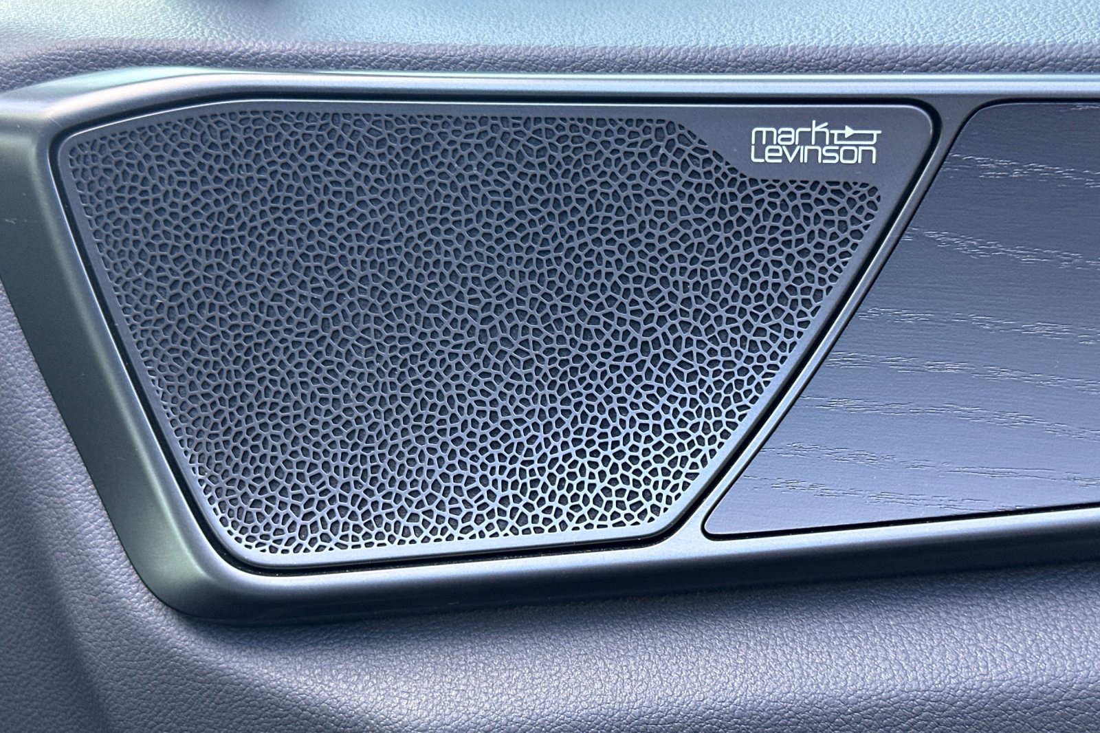 Used 2025 Lexus NX 450h+ AWD w/ Towing Package (2000 Lbs) image 23