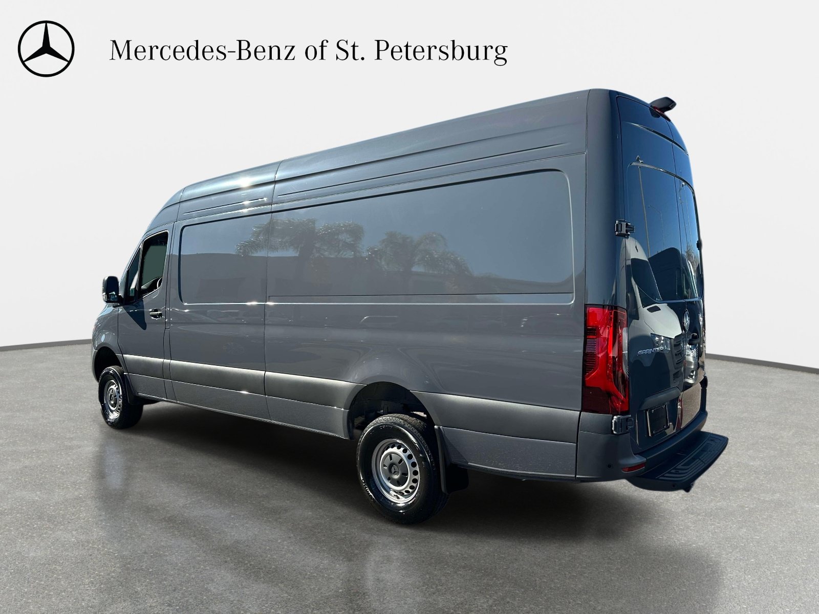 Used 2025 Mercedes-Benz Sprinter 2500 image 3