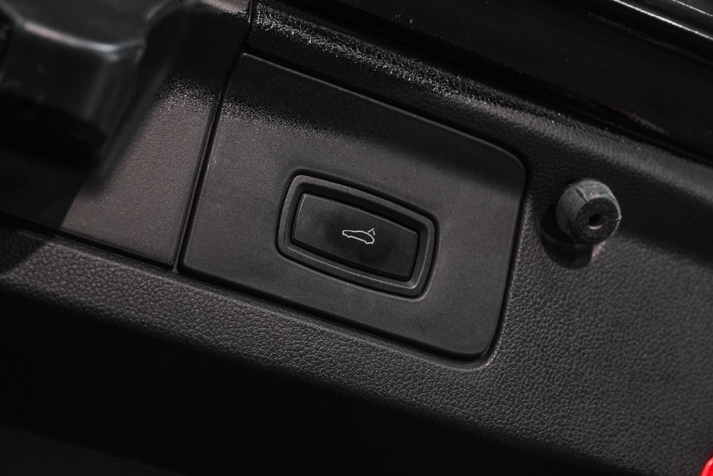 Used 2012 Porsche Panamera 4 image 59