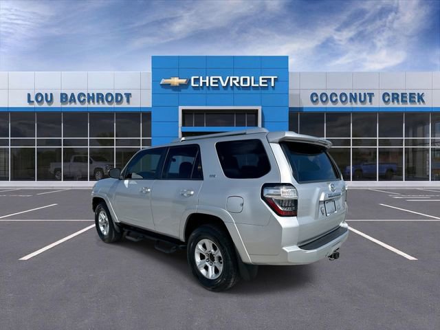 Used 2018 Toyota 4Runner SR5 AWD/4WD image 6