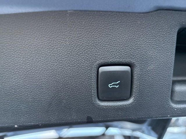 Used 2022 Ford Escape SE w/ Convenience Package image 14