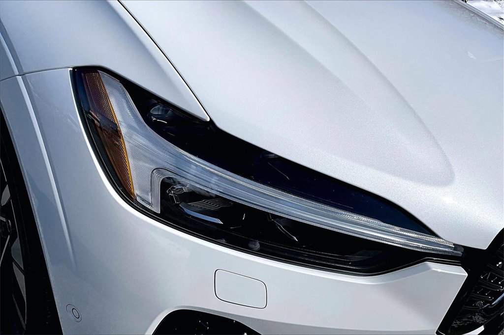 Certified 2026 Volvo XC60 B5 Plus w/ Protection Package Premier image 32