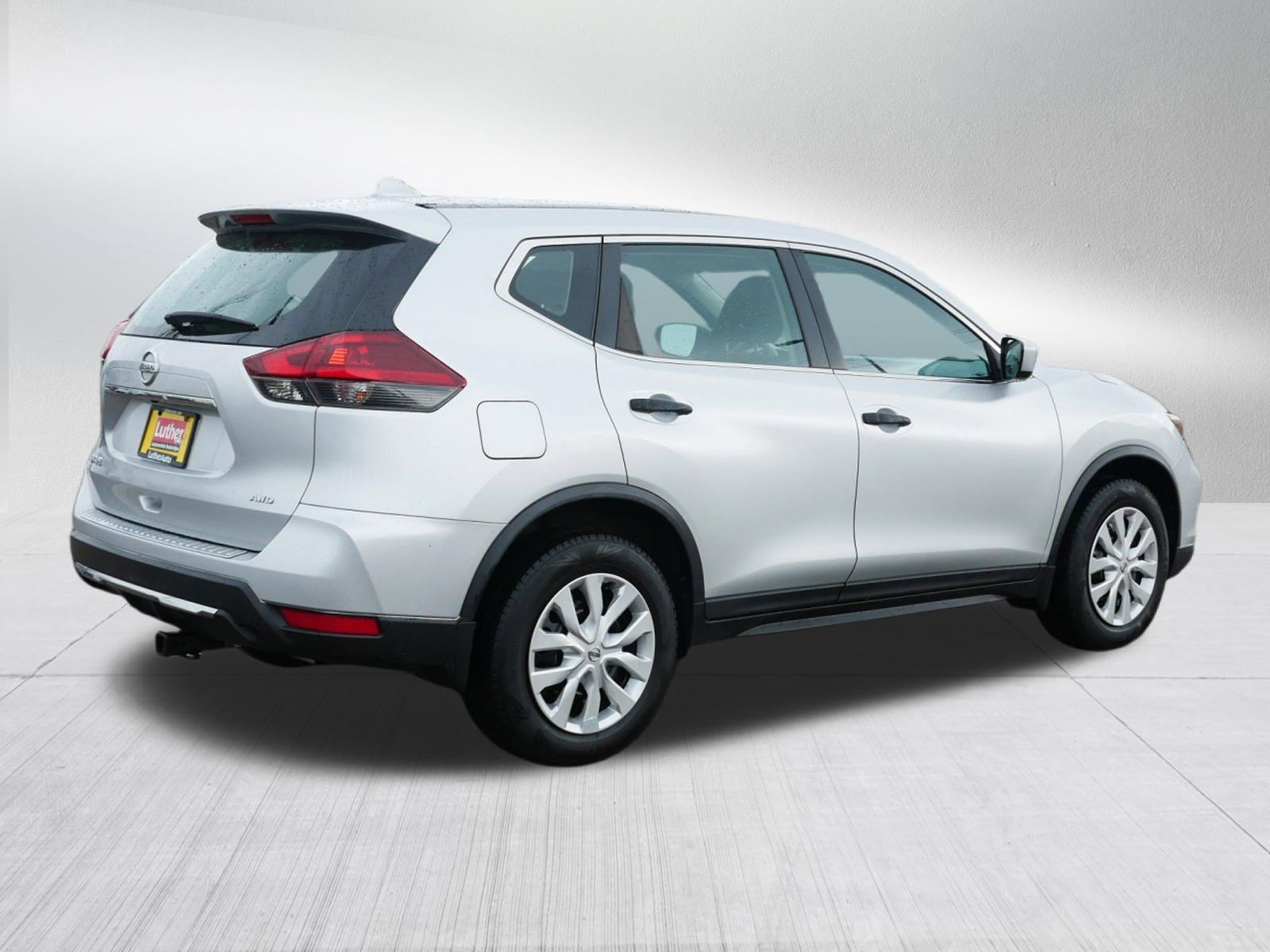 Used 2018 Nissan Rogue S image 7