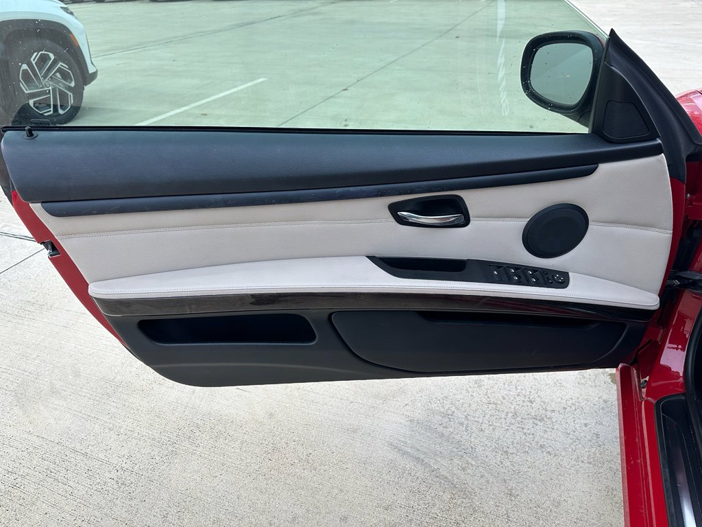 Used 2013 BMW 328i Convertible image 9