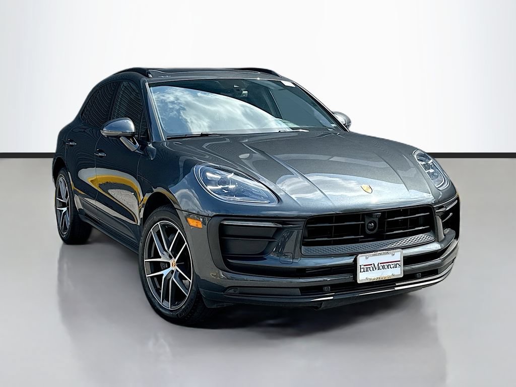 Used 2024 Porsche Macan w/ Premium Plus Package AWD/4WD image 7
