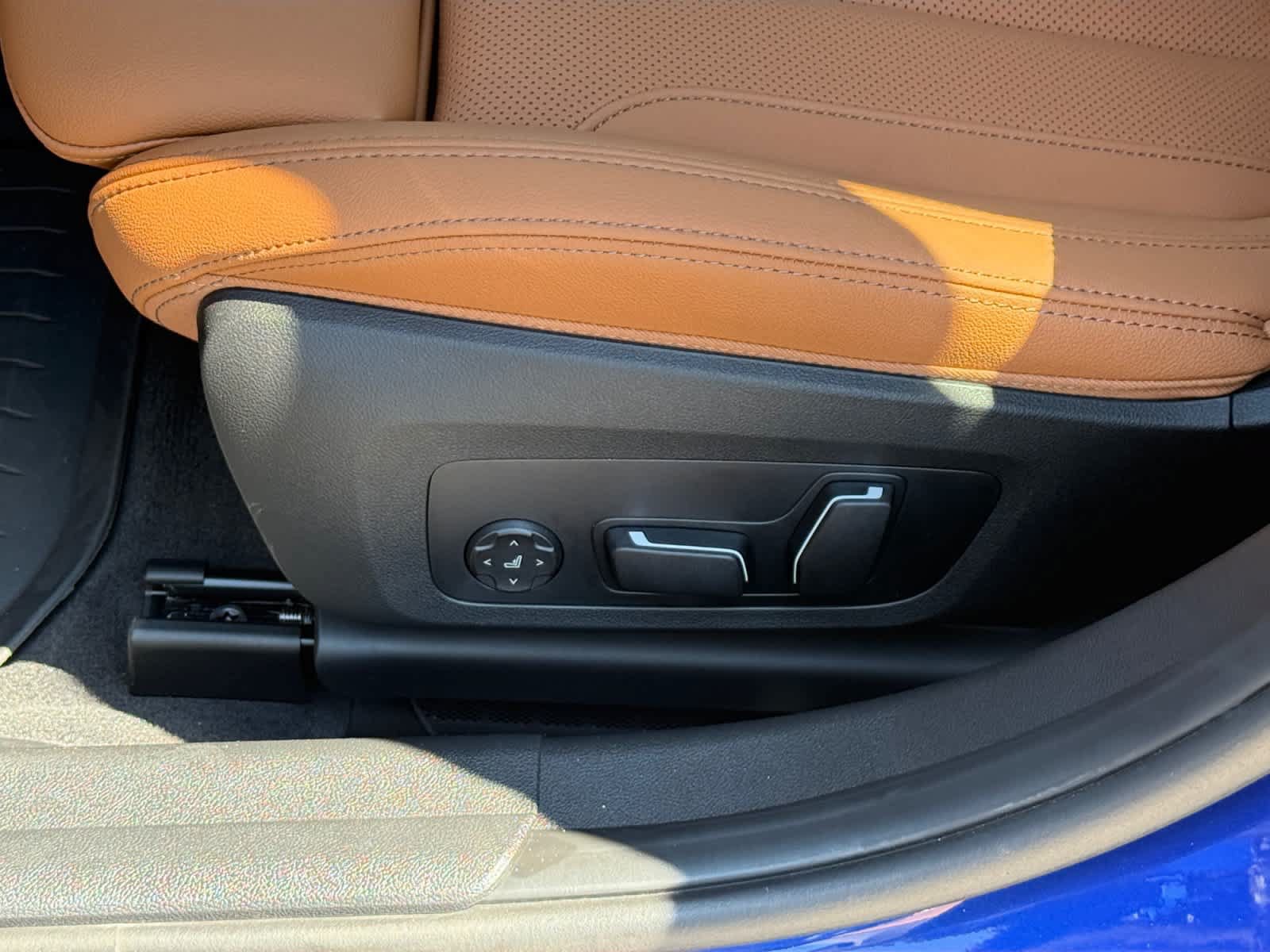 New 2026 BMW 330i Sedan w/ M Sport Package RWD image 12