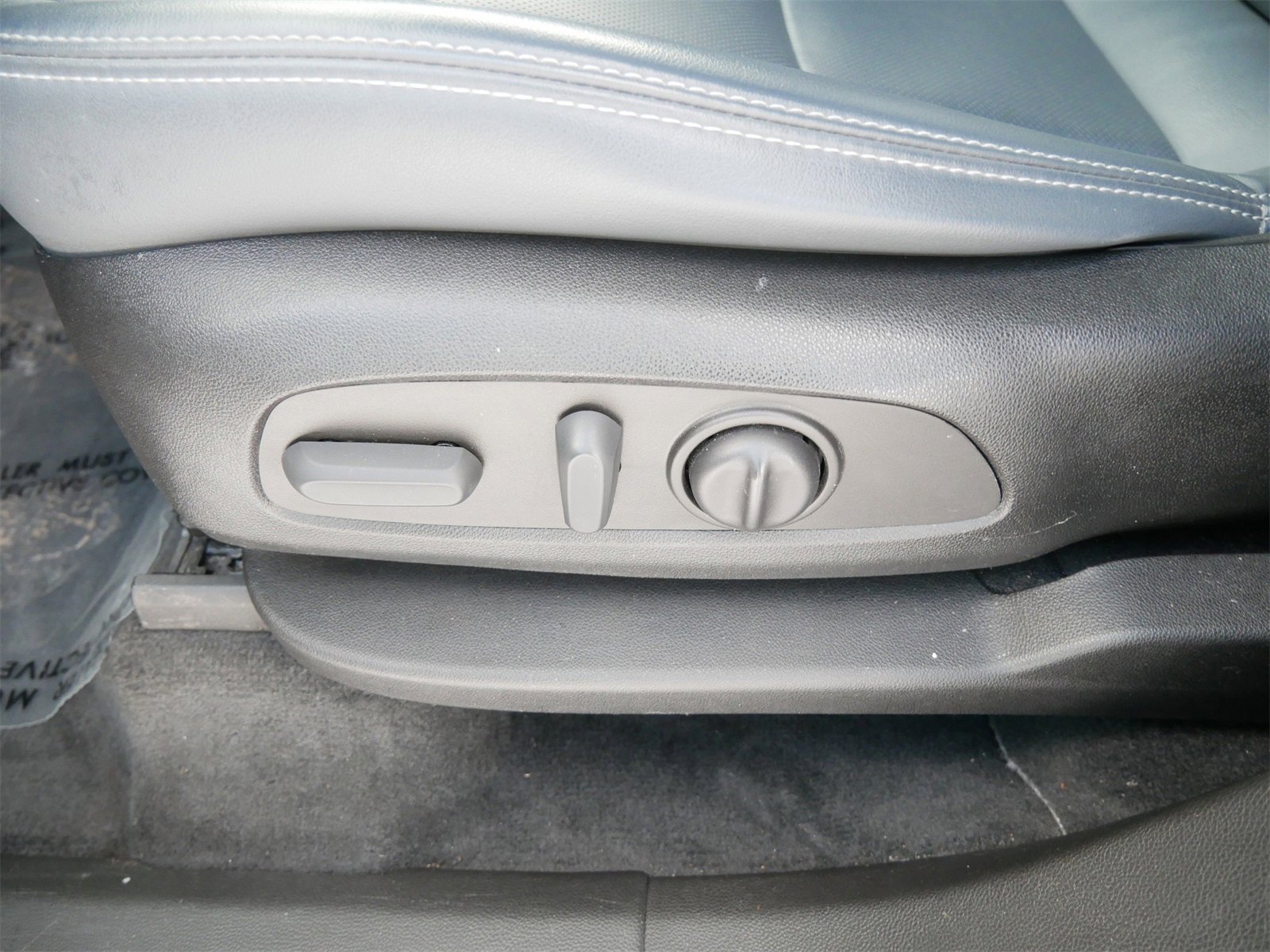 Used 2022 Buick Enclave Essence w/ Sport Touring Edition image 14