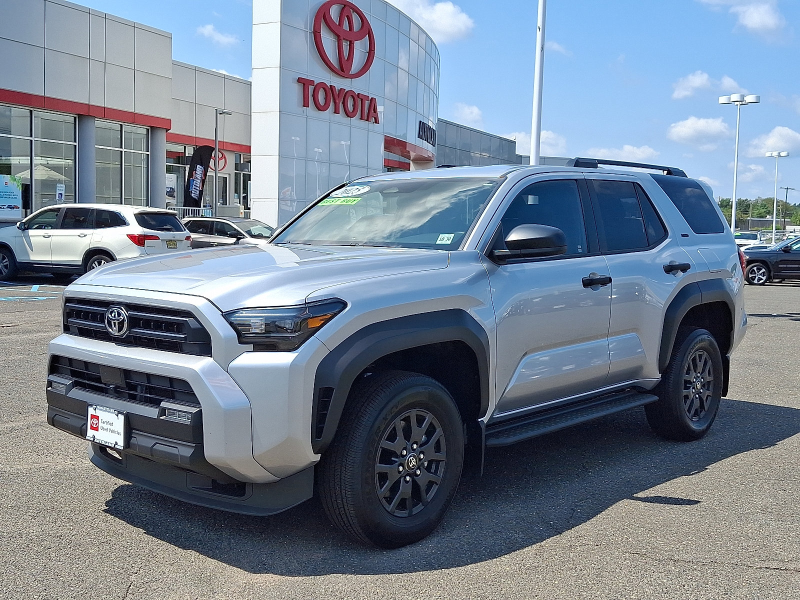 Certified 2025 Toyota 4Runner SR5 AWD/4WD image 3